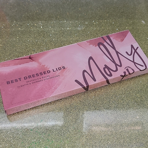 Mally "Best Dressed Lids" Palette - Picture 4 of 5